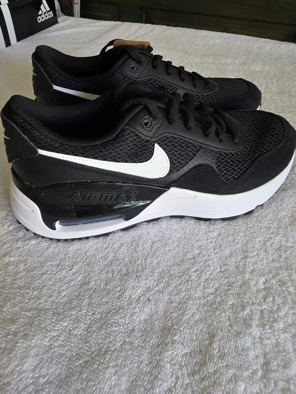 NWT Nike Air Max SYSTM Kids Youth 6.5Y Sneakers Black White